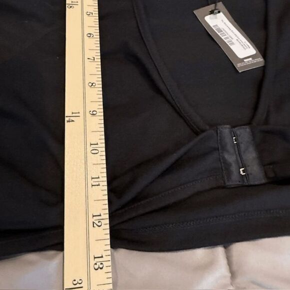 NWT Pretty Little Think Hook and Eye Long Sleeve Crop Top Black Size Medium - Picture 11 of 13